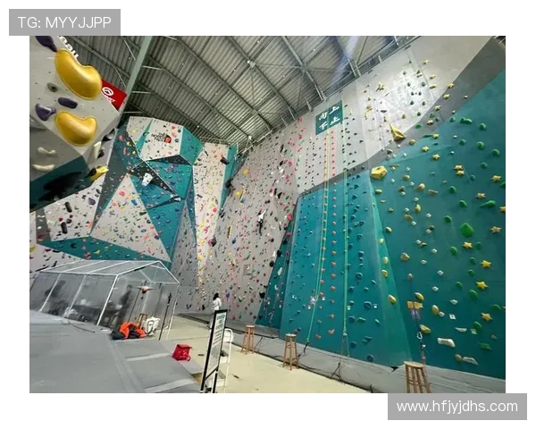 上海攀岩队在世界滑板锦标赛中的耐力表现引发热议与关注 上海攀岩队在世界滑板锦标赛中的耐力表现引发热议与关注