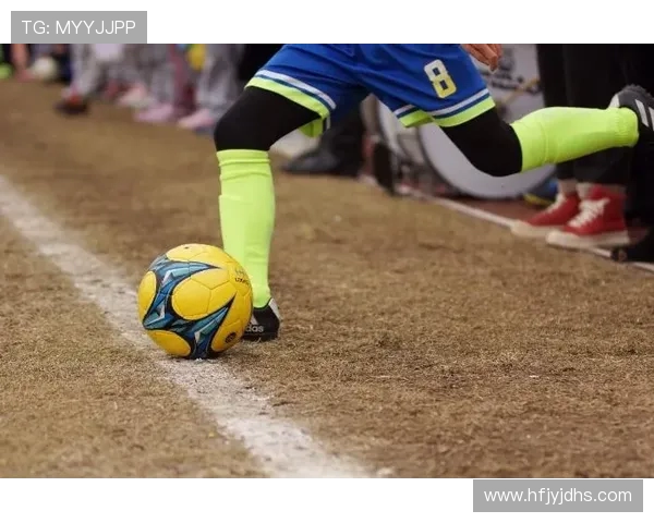 杭州足球队在城市联赛中以87分稳居榜首展现强大实力