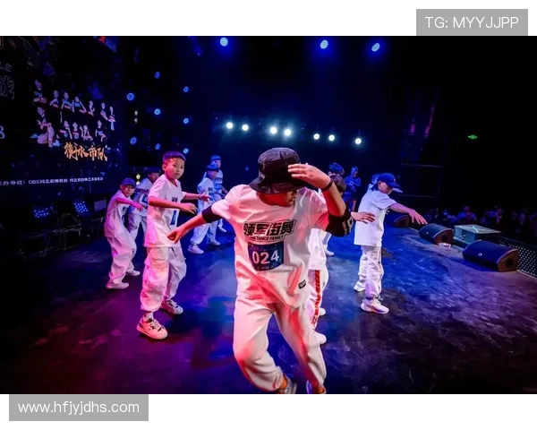 武汉街舞队在世界街舞大赛中的精彩技术表现与评析 武汉街舞队在世界街舞大赛中的精彩技术表现与评析