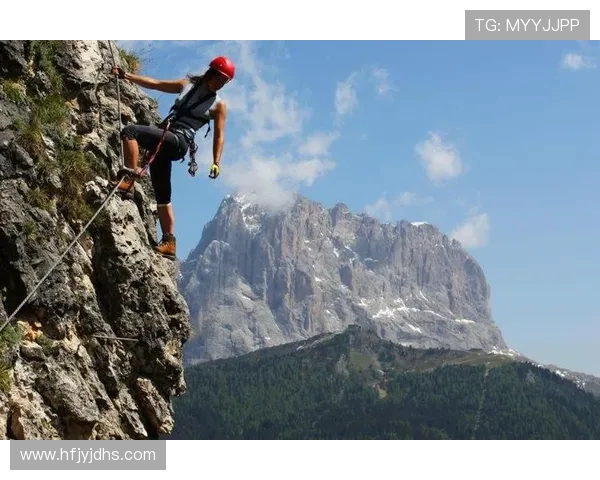深圳攀岩队的比赛经验分享与技巧探讨助你攀登巅峰 深圳攀岩队的比赛经验分享与技巧探讨助你攀登巅峰